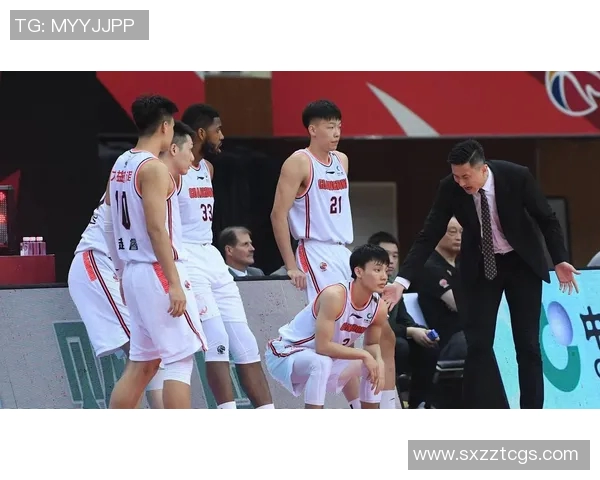 天津男篮与辽篮精彩对决回放分析赛场亮点与球员表现全解析 天津男篮与辽篮精彩对决回放分析赛场亮点与球员表现全解析