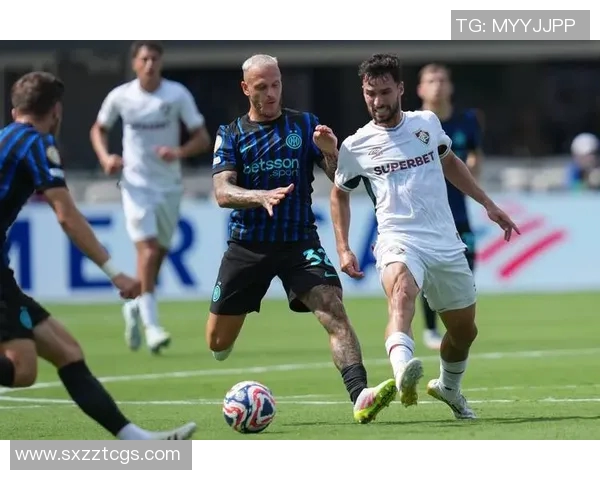 戈竞技与桑托斯的激烈对决展现足球魅力与团队精神的巅峰时刻 戈竞技与桑托斯的激烈对决展现足球魅力与团队精神的巅峰时刻