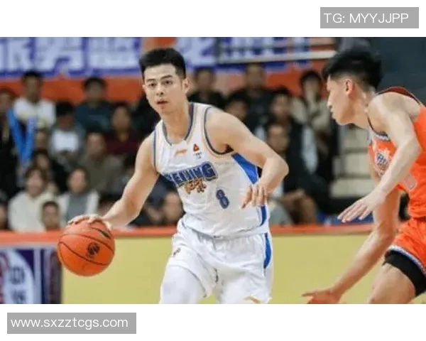 方硕的篮球人生：从青涩少年到CBA明星的成长之路与奋斗故事