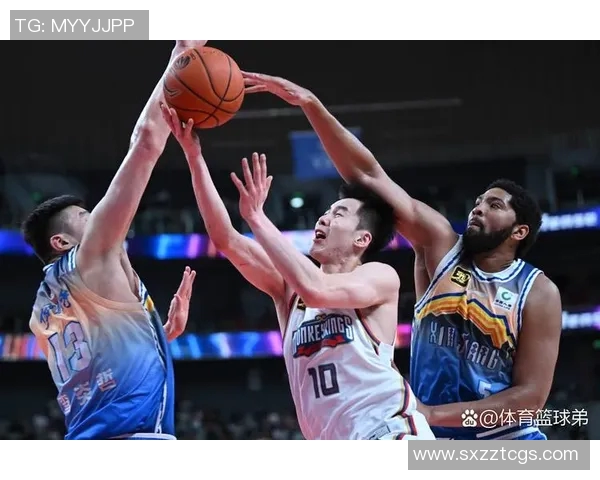 CBA2014赛季广东队与新疆队激战回顾精彩瞬间与关键时刻分析 CBA2014赛季广东队与新疆队激战回顾精彩瞬间与关键时刻分析