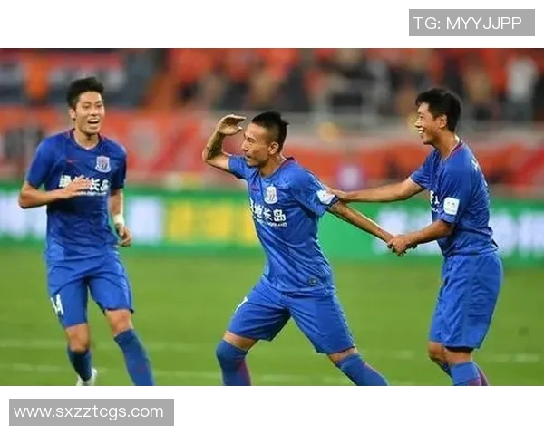 佳兆业与绿地申花的激烈对决展现中超联赛的竞争魅力与球队实力较量 佳兆业与绿地申花的激烈对决展现中超联赛的竞争魅力与球队实力较量