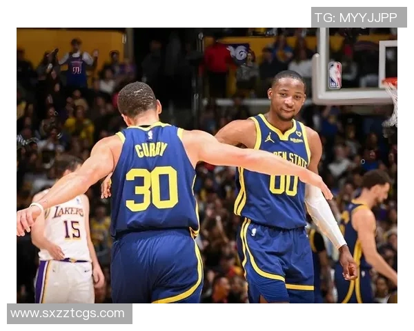 勇士与魔术对决NBA赛场上的激情碰撞与精彩瞬间解析